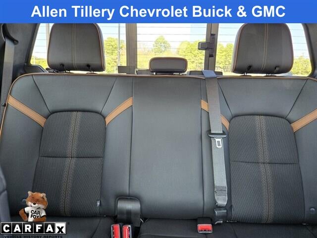 2023 GMC Canyon 4WD AT4